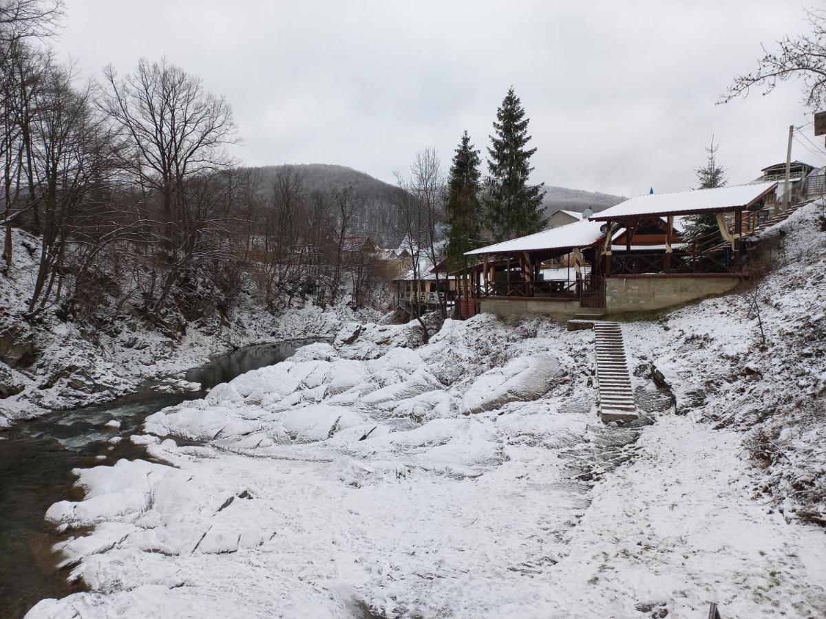 Садиба Федорчуків За Рікою Sheshory Exterior foto